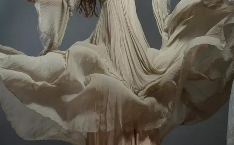 二次元必学画法！布褶材质绘制技巧！画出好看的二次元人物