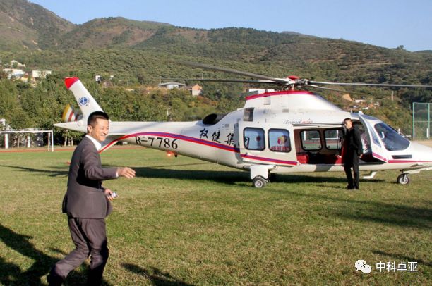 天津权健束昱辉身价,权健束昱辉座驾