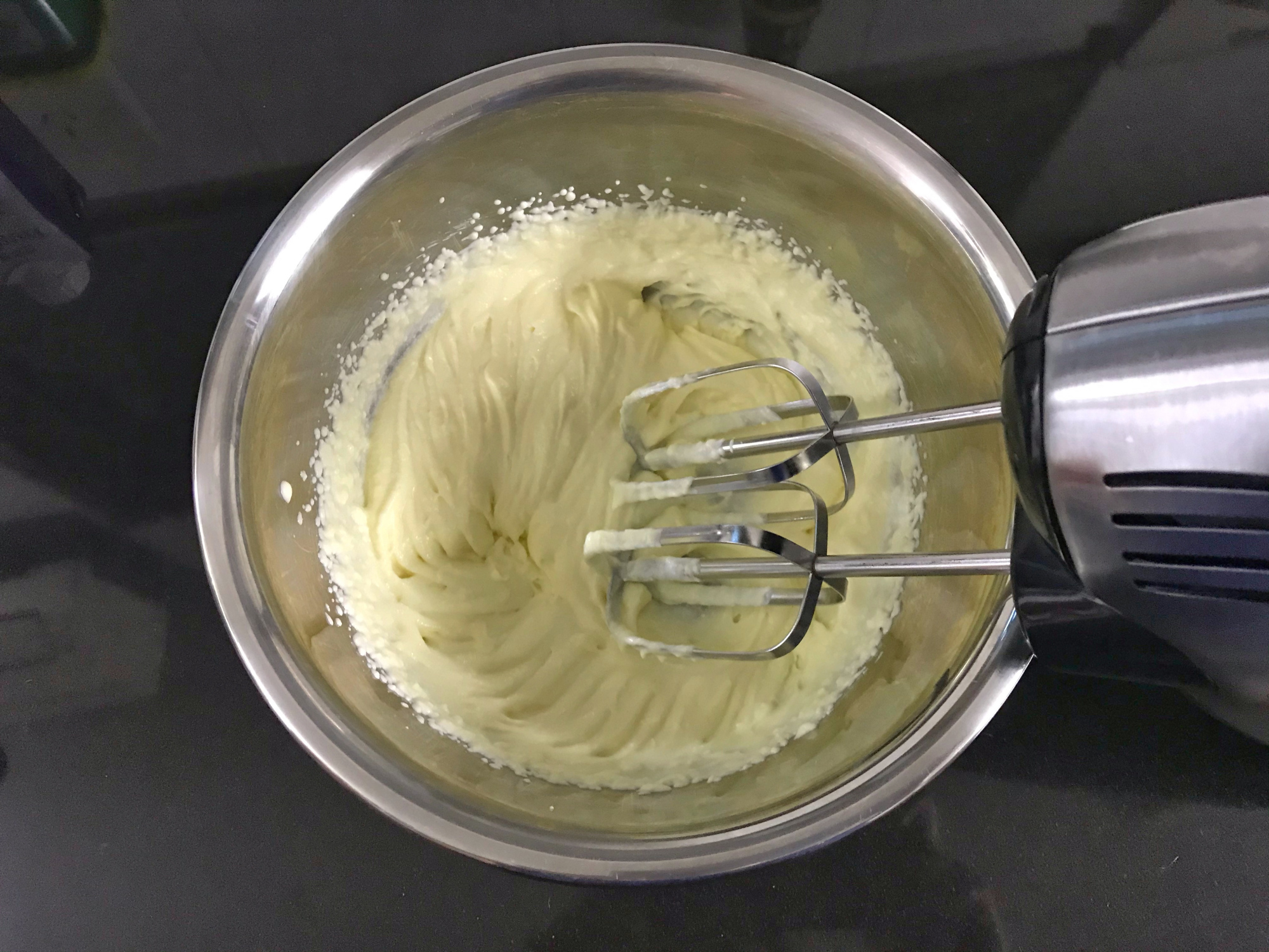 冰淇淋三明治怎么做,有冰箱就能做的冰淇淋