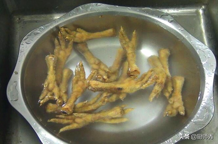 虎皮鸡爪如何做到脱骨而不烂,虎皮脱骨鸡爪的正宗做法
