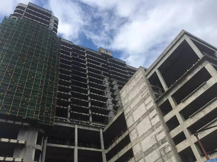 西安烂尾楼业主自救,西安百余户业主入住5年烂尾楼