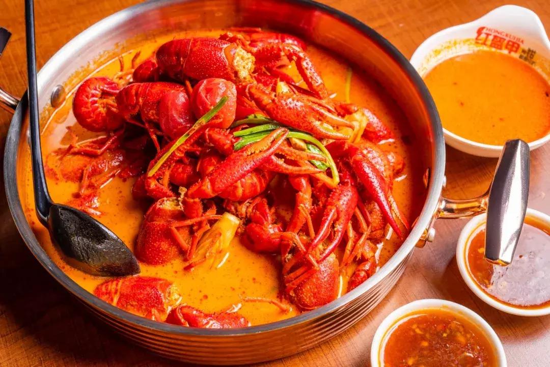 爆排4年の魔都网红大佬,凭①份「冬阴功小龙虾」杀入泰料圈