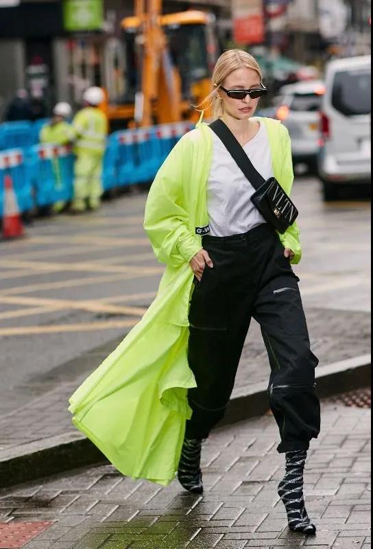 束脚裤搭配靴子图片,男士防风束脚裤子秋冬款配靴子