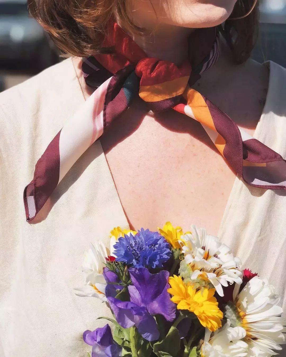 跨越半世纪的经典搭配王丝巾，这都当衣服穿了？