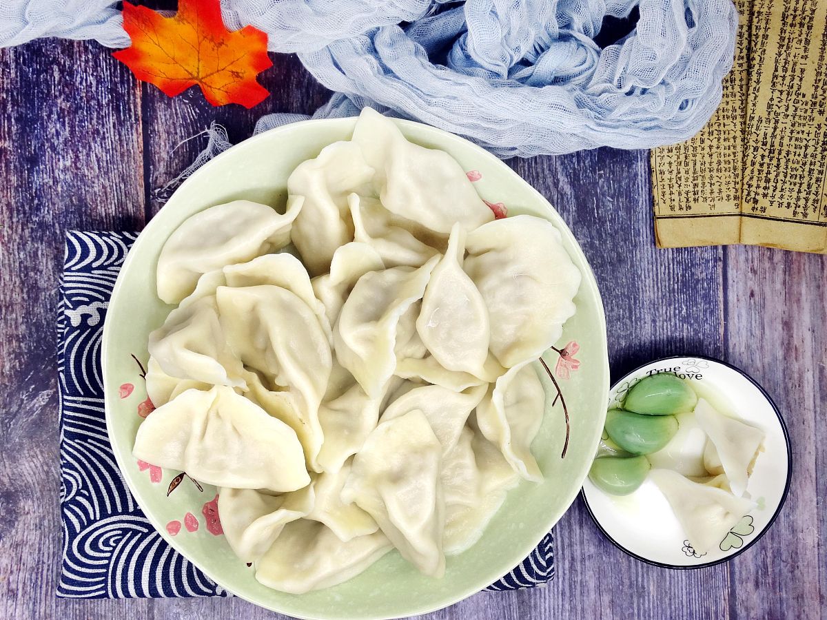面粉里加豌豆淀粉包饺子,面粉淀粉包饺子
