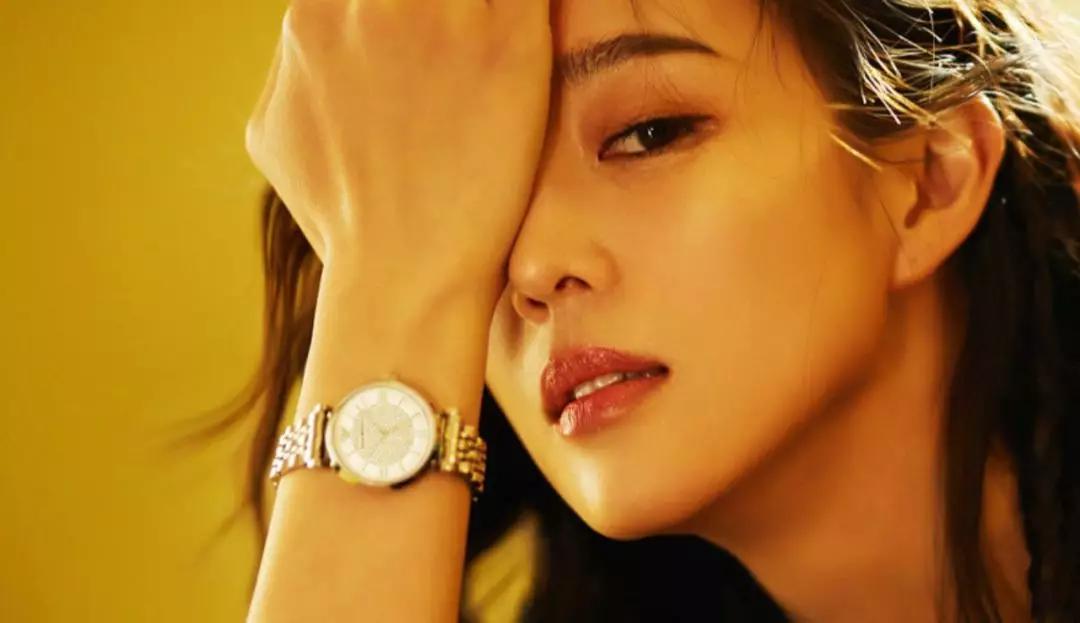 基础款单品搭出时髦感,基本款穿出时髦感