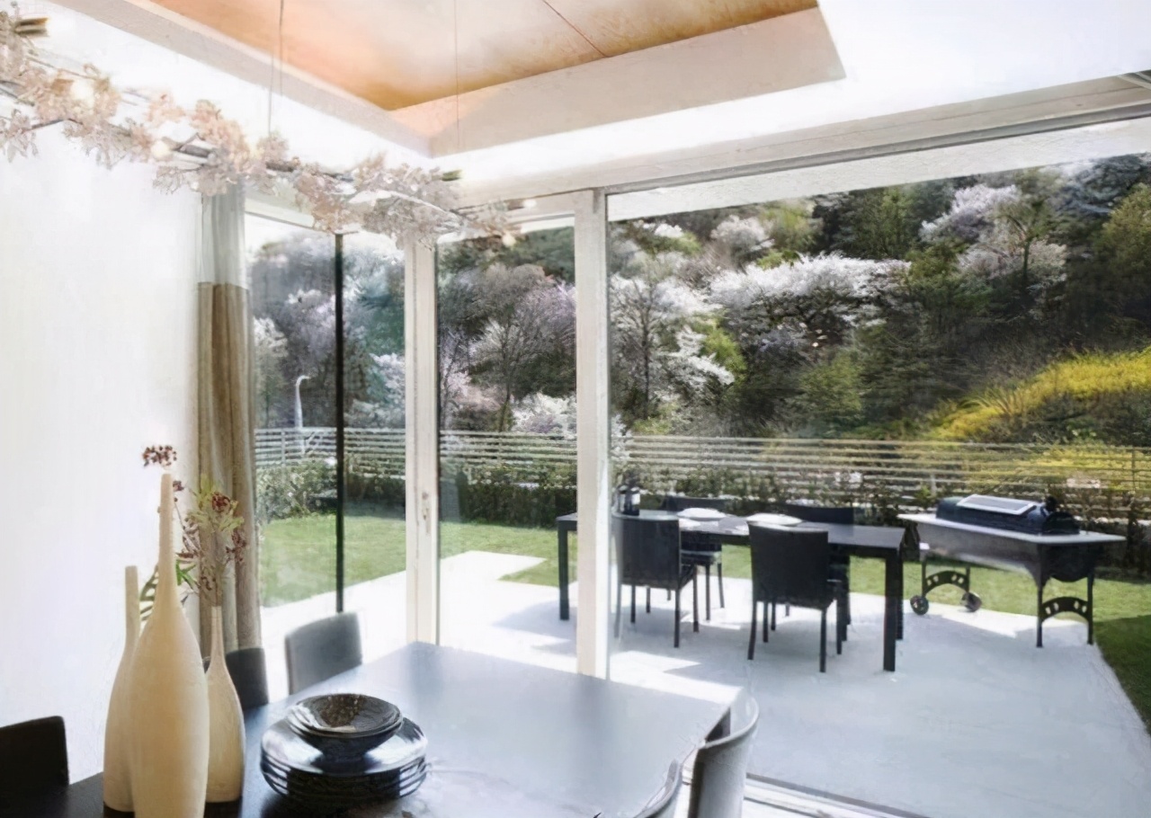 宋慧乔在韩国的森林别墅，连屋顶都种满了植物，仿佛住在深山野林