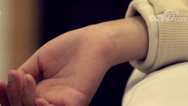 17岁女孩宿舍遭6人轮流殴打事件,女孩被未成年同学殴打后续