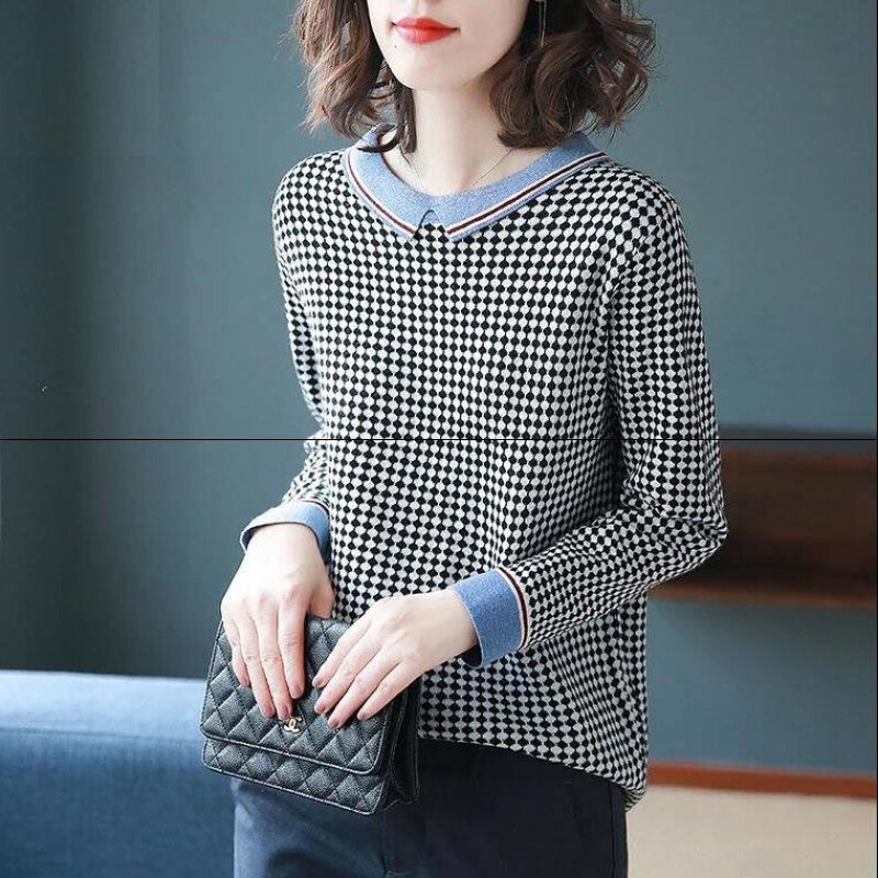 真正会打扮的人到了秋天也不慌,找件针织衫配条哈伦裤就能穿出门