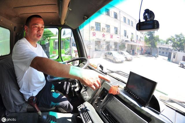 行车记录仪内存满了如何手动清除,行车记录仪内存满了怎么删除教程