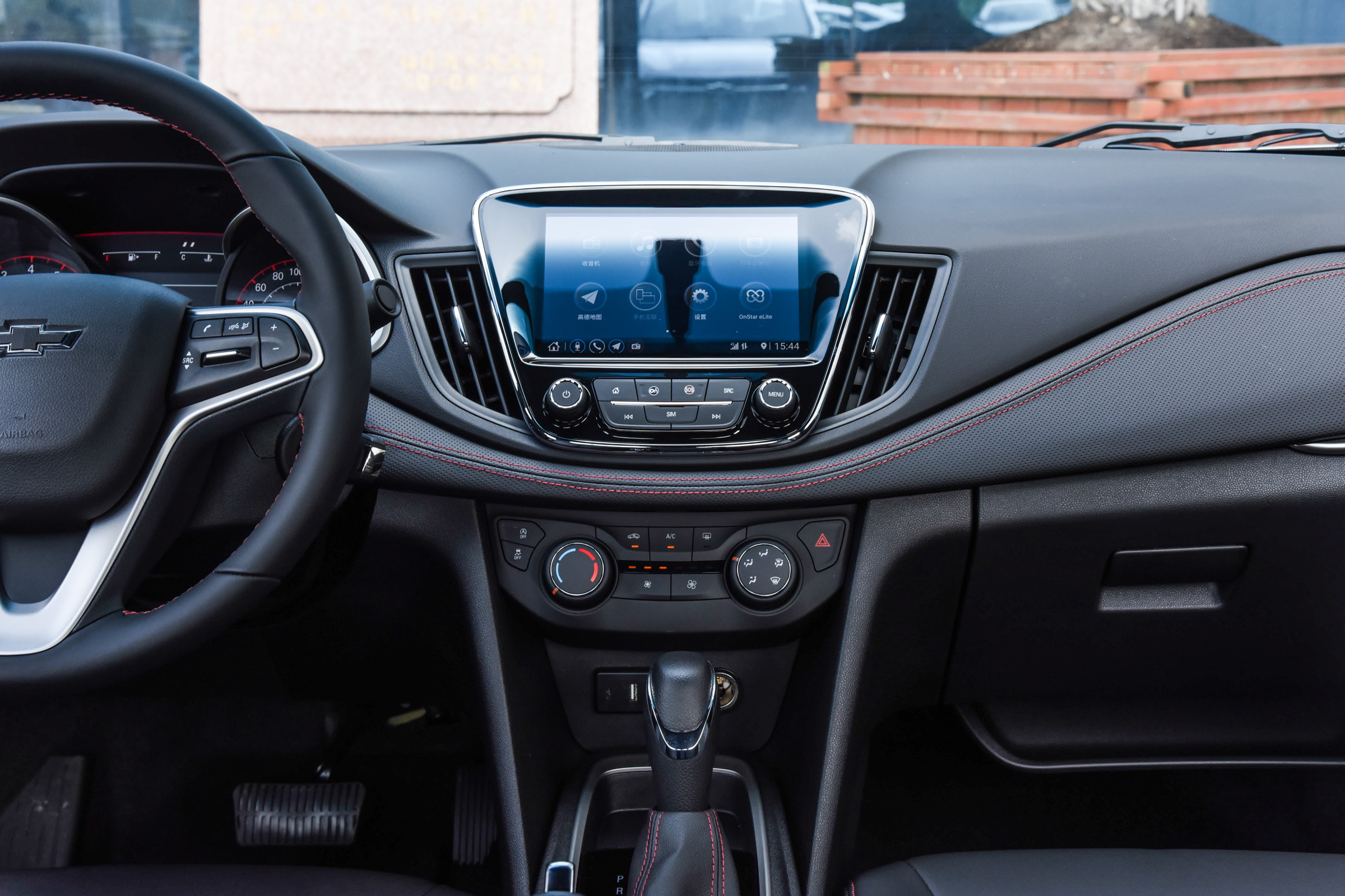 科鲁泽2024款黑屏是怎么回事,科鲁泽仪表盘屏幕突然黑屏