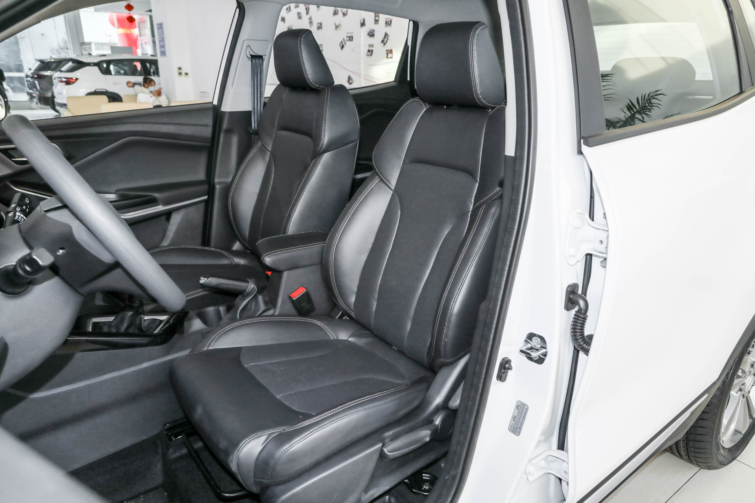 长安cs15手动进取型全款多少钱,新款长安cs15进取版试驾