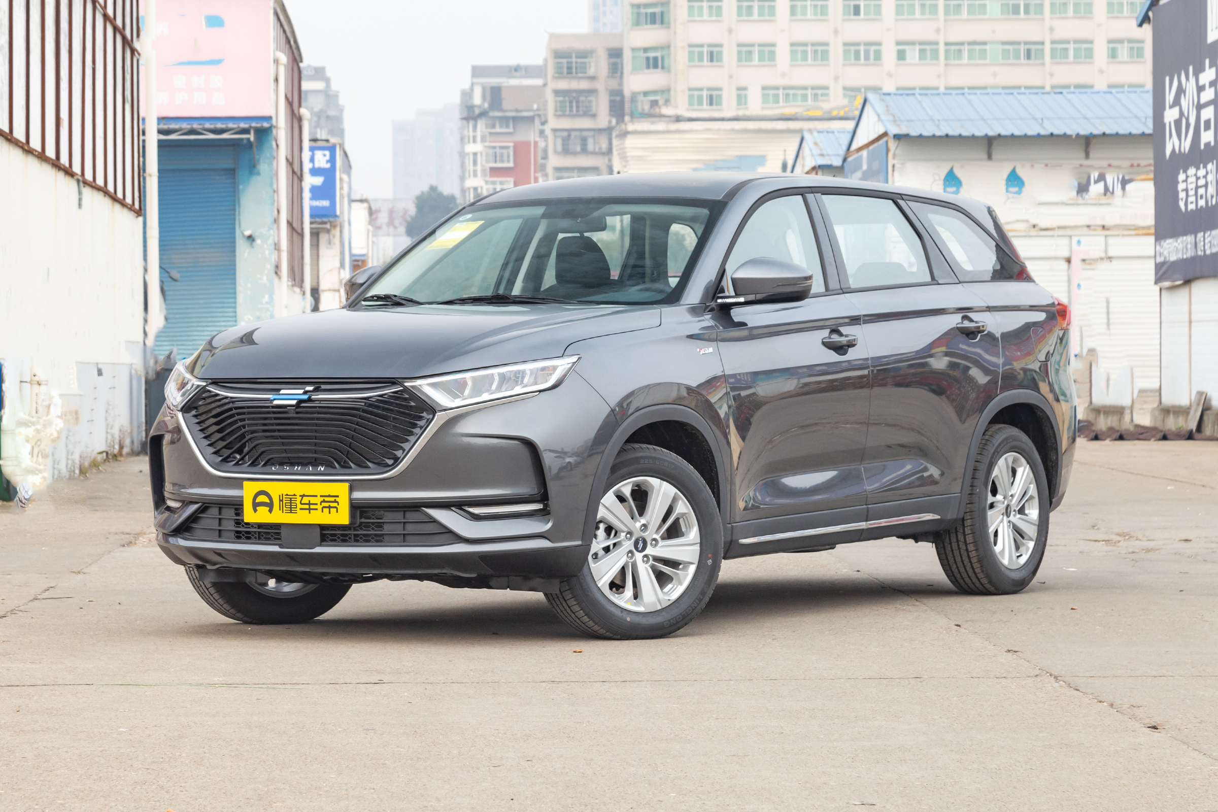 欧尚x7手动豪华测评试驾视频,长安欧尚x7plus七座动力测评