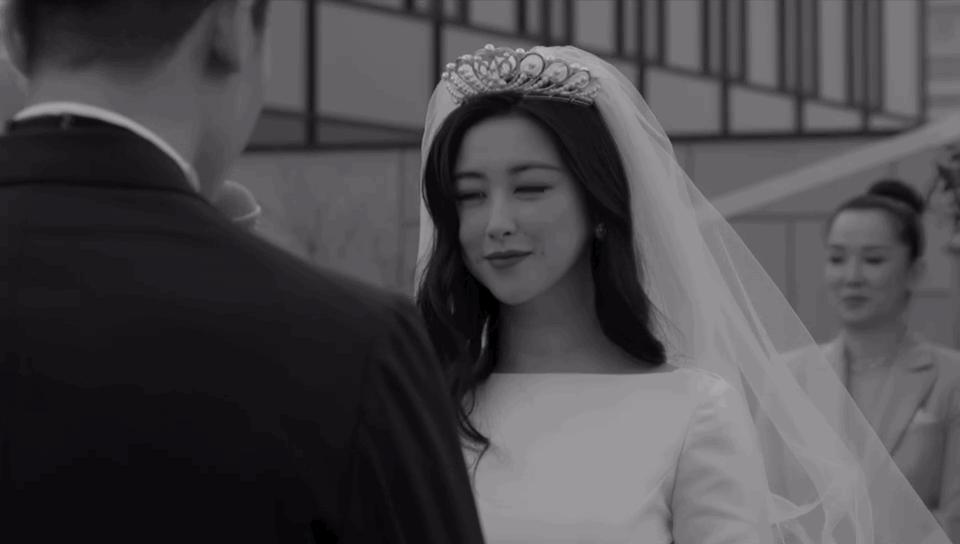 试问女生们，你们哪个能躲得了“婚纱的诱惑”呢？