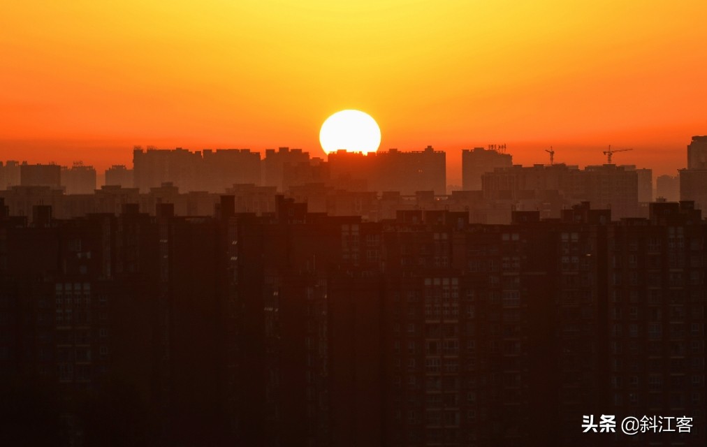 鍗拌薄鏃ュ嚭杩樻槸鏃ュ嚭鍗拌薄,鏃ュ嚭鍗拌薄鎻忕粯鐨勬槸鏃ュ嚭杩樻槸鏃ヨ惤