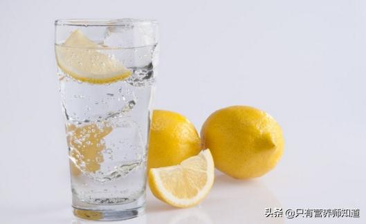 吃柠檬有什么功效和作用,吃柠檬的好处能美容吗