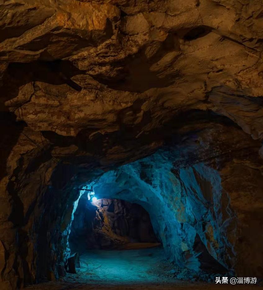 淄博博山，有个雾云洞，有悬空寺有天坑，不用太远就能玩探险