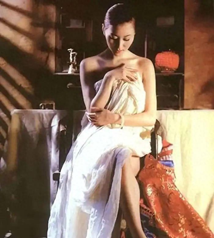 拍写真霸气风格小女生,拍写真霸气风格照片女生