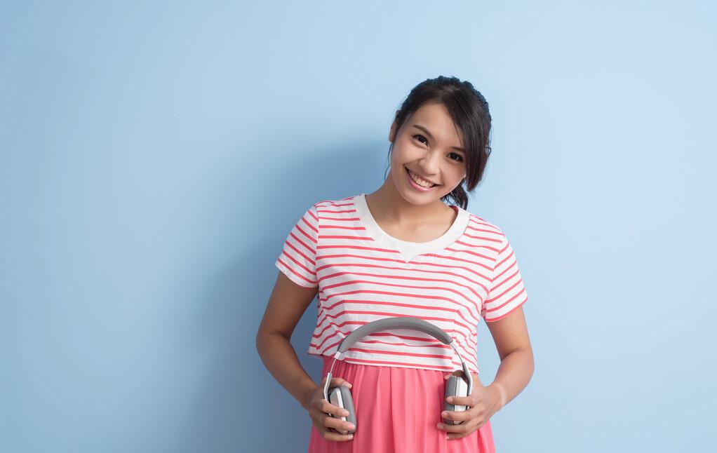 孕期宝宝对声音不敏感,孕妇听婴儿的声音对胎儿好吗