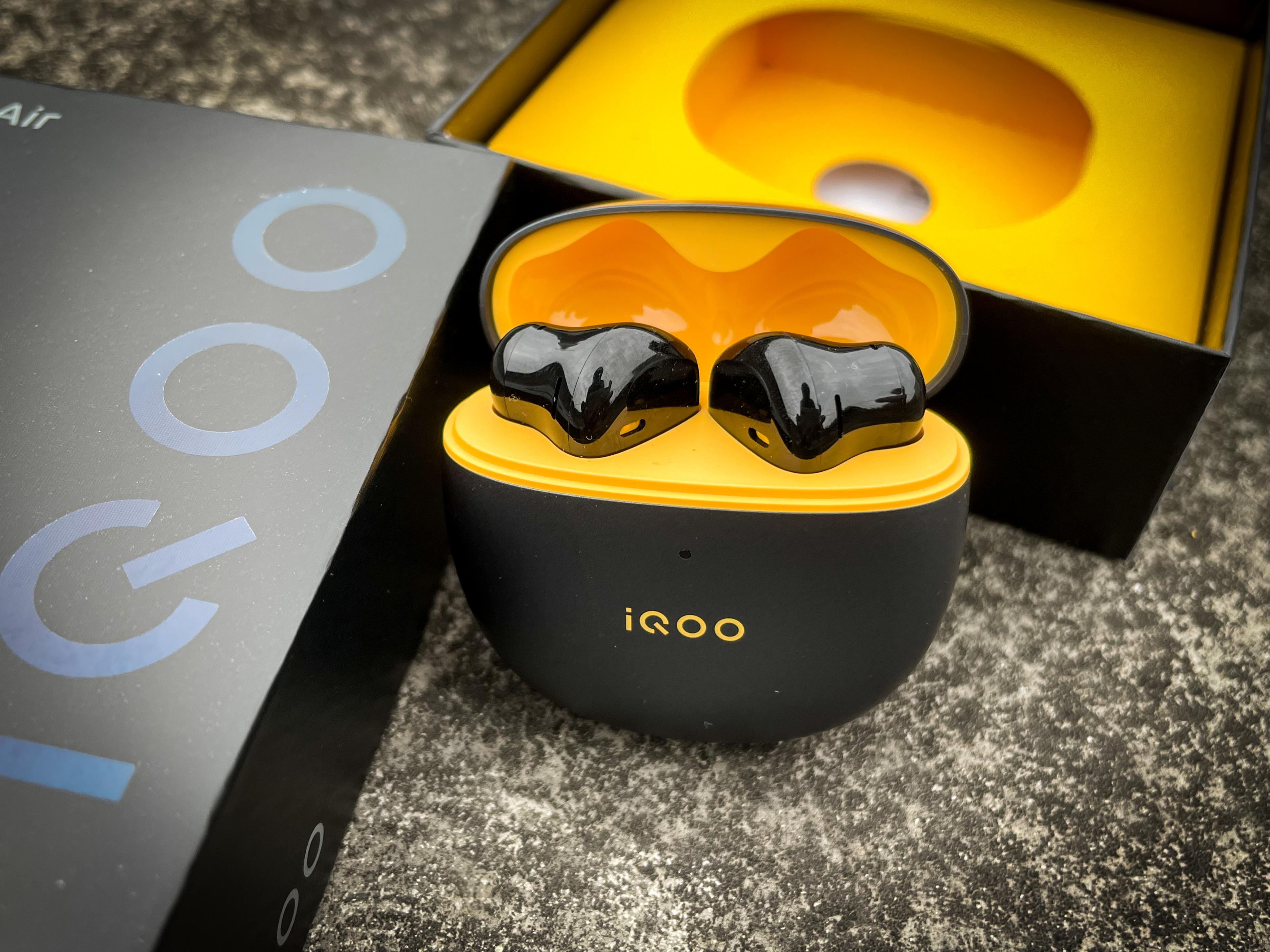 iqootwsair与vivotwsair外型一样吗,iqoo蓝牙耳机赛道版和传奇版区别