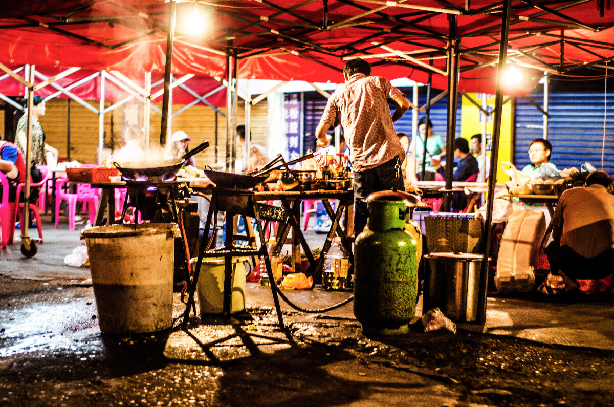 广东地摊卖炒粉一年收入多少,摆摊卖炒粉10元能挣多少