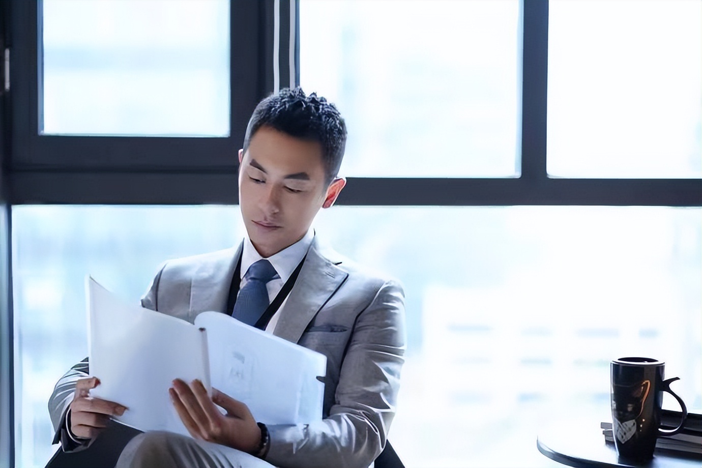 朱亚文和老婆沈佳妮的爱情,朱亚文深情表白沈佳妮