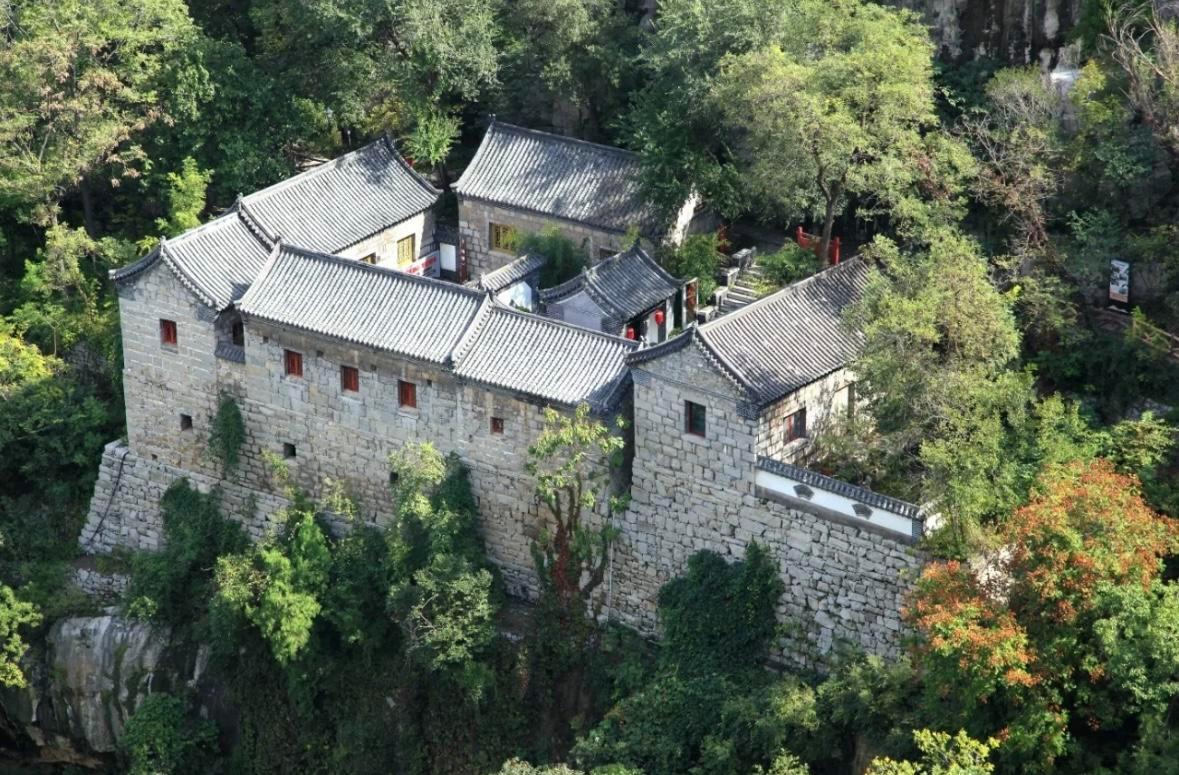 终于知道淄博的烧烤为什么那么火,老外知不知道淄博烧烤火的原因