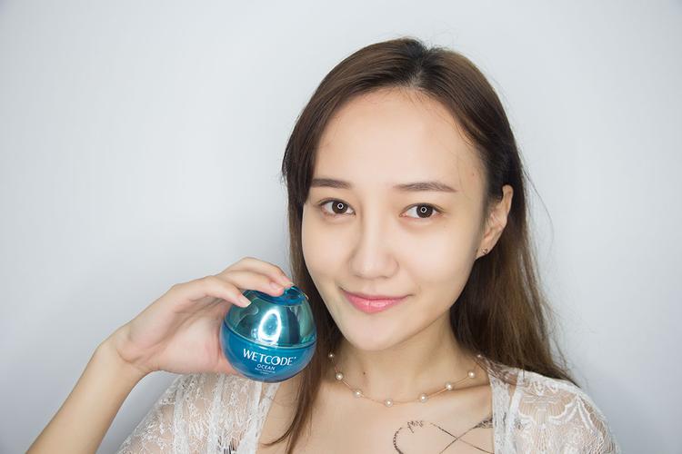 你还天真的认为国货护肤品不行？这4款水乳补水效果超棒，还不贵