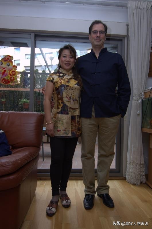 我身高1米57，50岁婚恋网相亲，被小5岁1米9西班牙大帅哥倒追