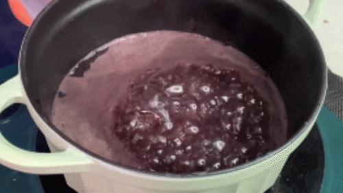 紫米核桃红豆宝宝辅食,紫米红薯燕麦粥宝宝辅食