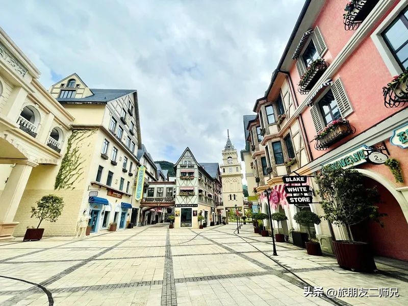 广州出发-英德1天游，美拍狗尾巴草，打卡巧克力小镇，千亩茶园