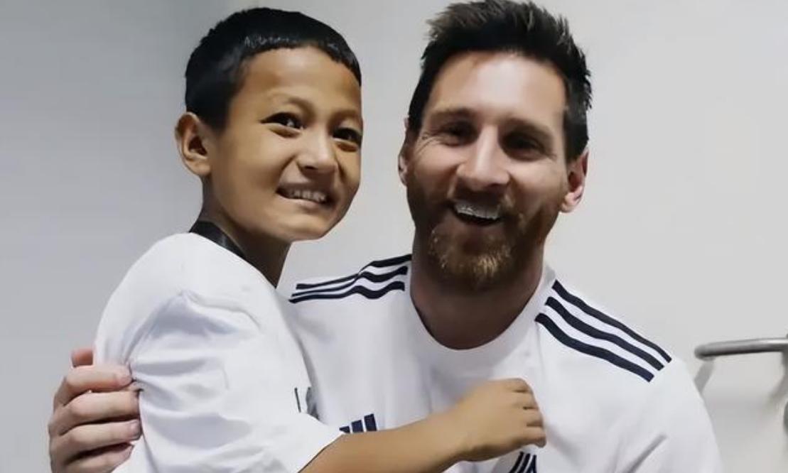 梅西传奇从侏儒症到球王的逆袭,梅西险些因侏儒症离开赛场