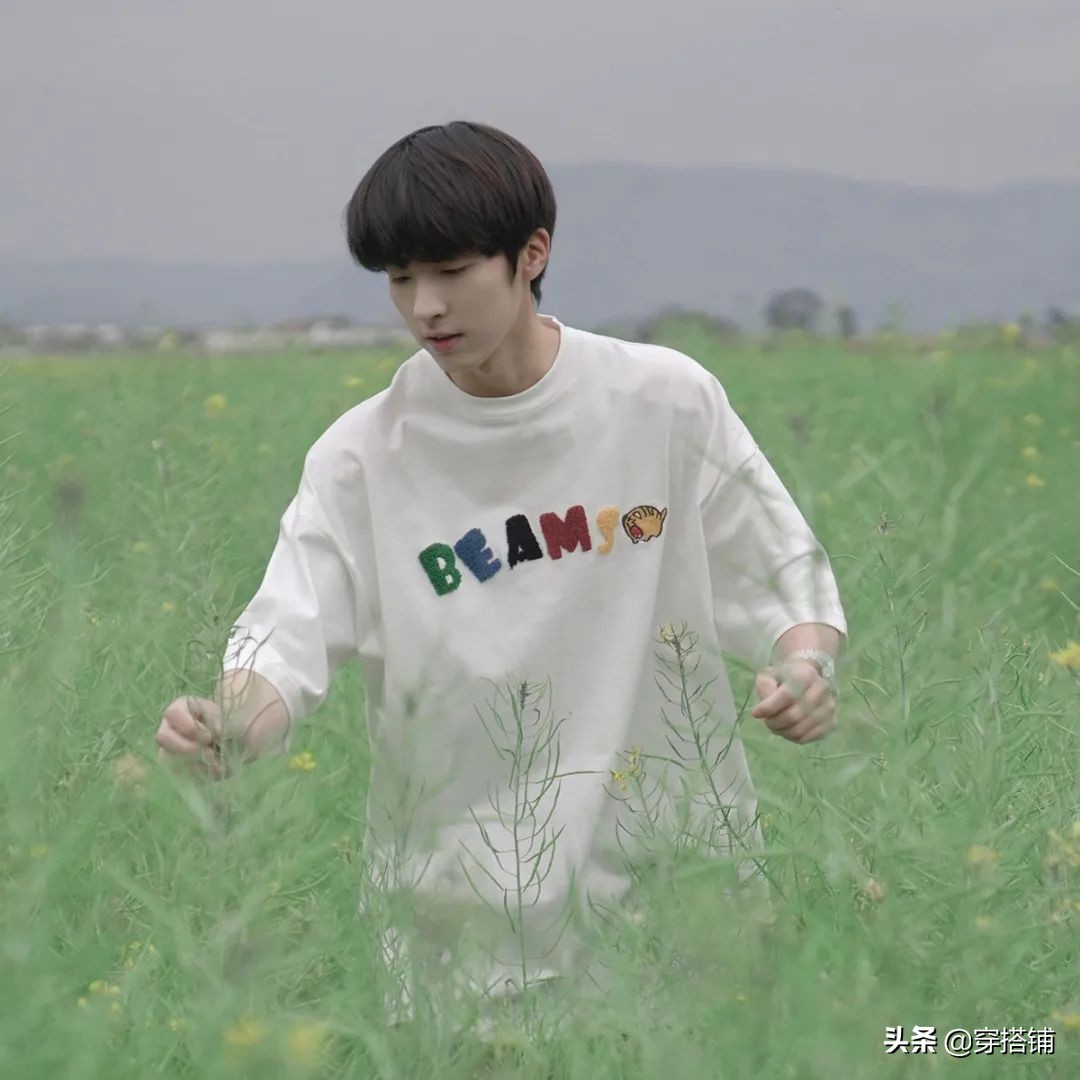 个子矮男士t恤短袖搭配技巧,男士矮个子怎么穿长款t恤