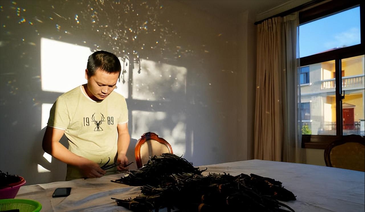 6年前，湖南农村小伙娶非洲美女，定居非洲月入10万，现状如何？