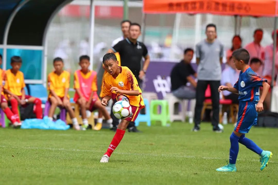 赢了！北京警察与来自贫困山区的小“C罗”们……