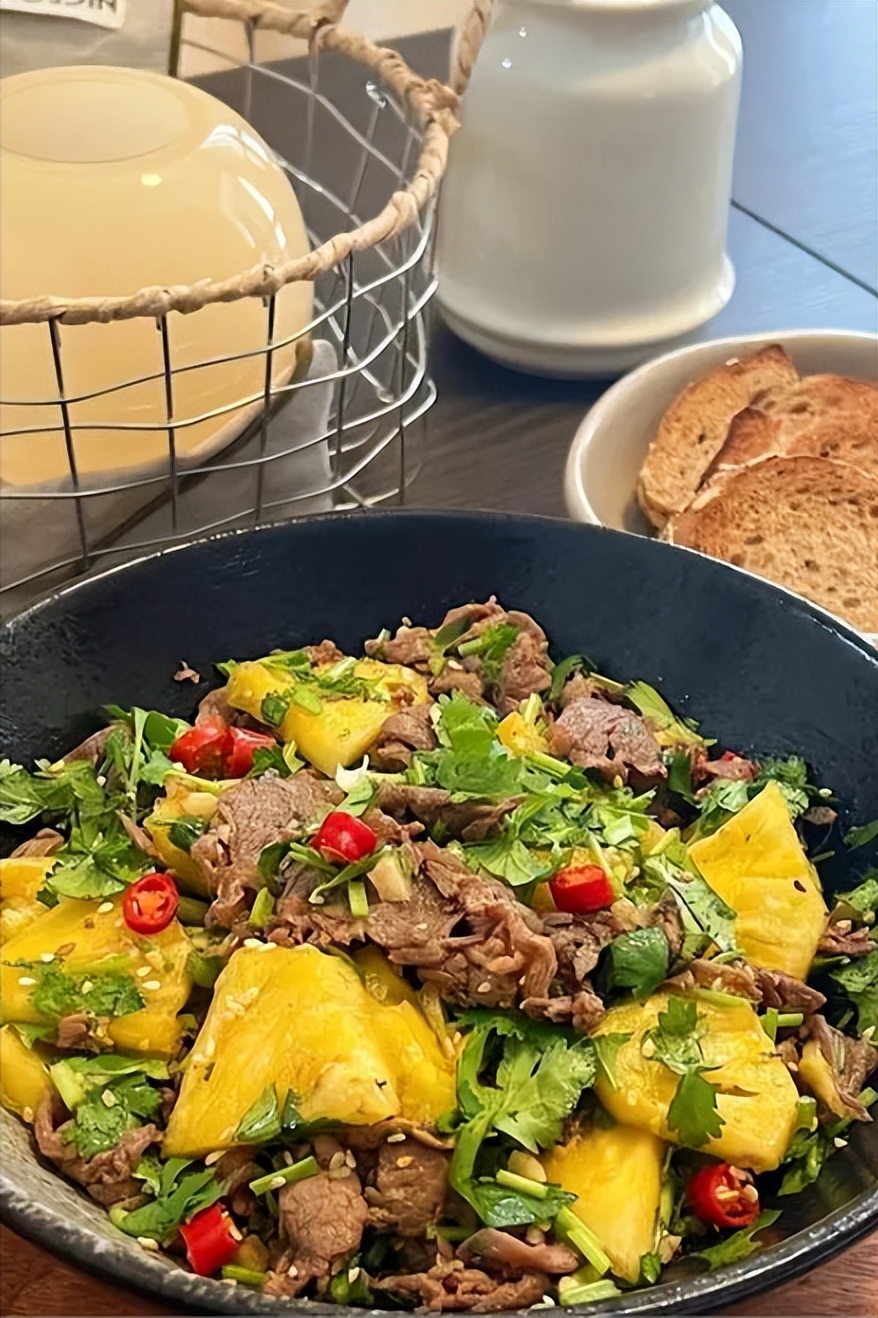 简单的菠萝牛肉,菠萝牛肉最好吃的做法