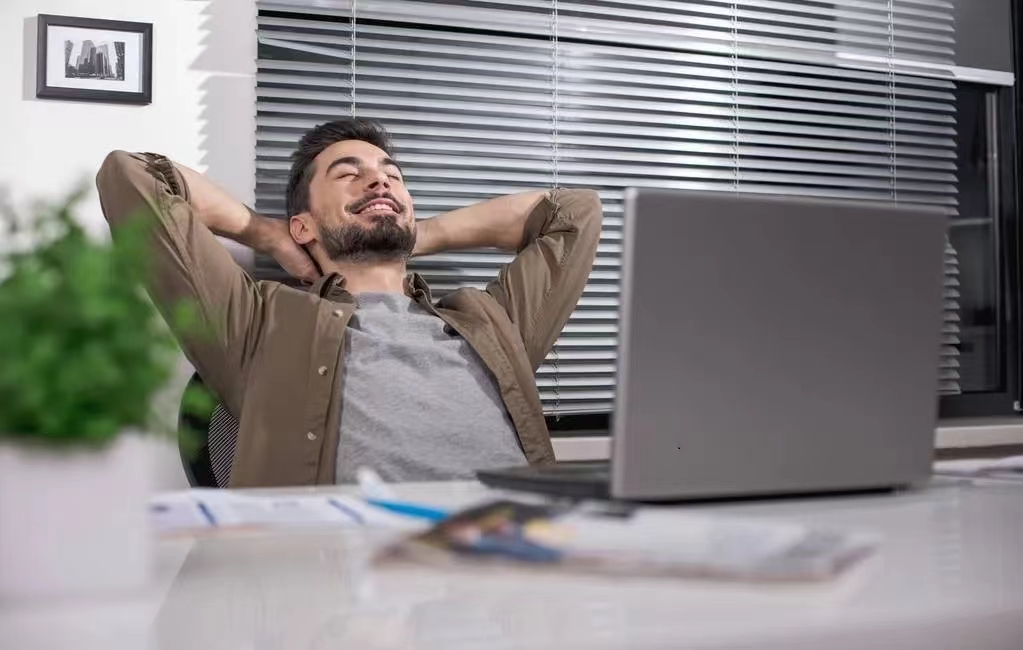 每天看电脑八个小时怎么保护眼睛,每天盯着电脑看怎么保护眼睛图片