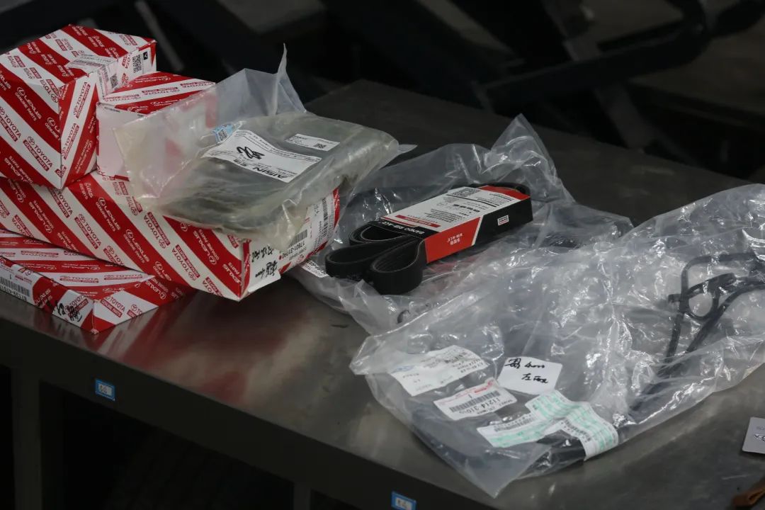 老款八十年代丰田霸道,经典丰田霸道老车翻新复活