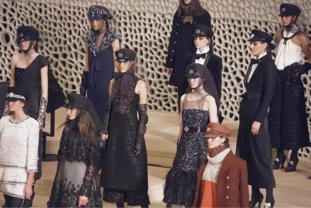 chanel衣服为啥贵,chanel女装贵吗