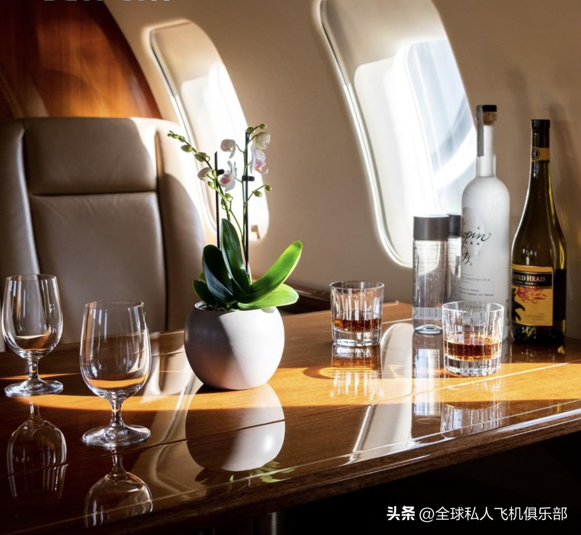 爱飞嘉包机|价值五十万的私人飞机上餐食都是吃点啥？