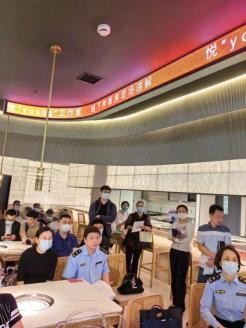 抄作业！左庭右院后厨被选为“样板房”明厨亮灶同行点赞