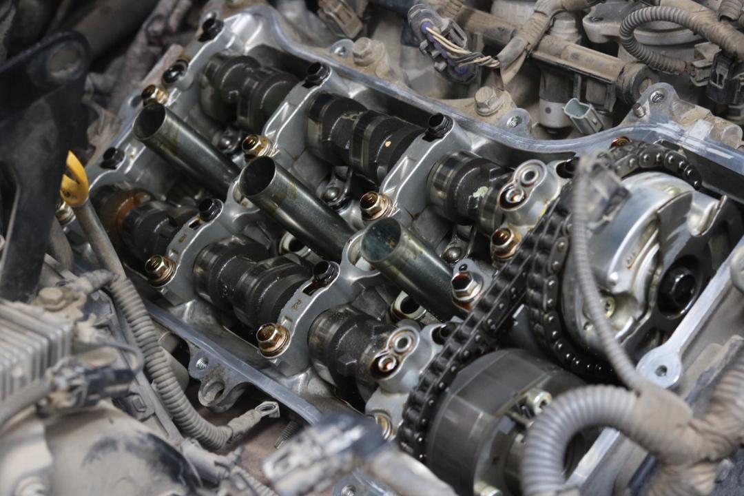 皇冠3.0经典老车翻新复活视频,丰田皇冠13代翻新