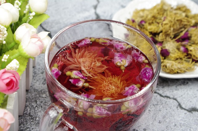 续欢花果茶：为年轻人打造的梦幻茶饮王国