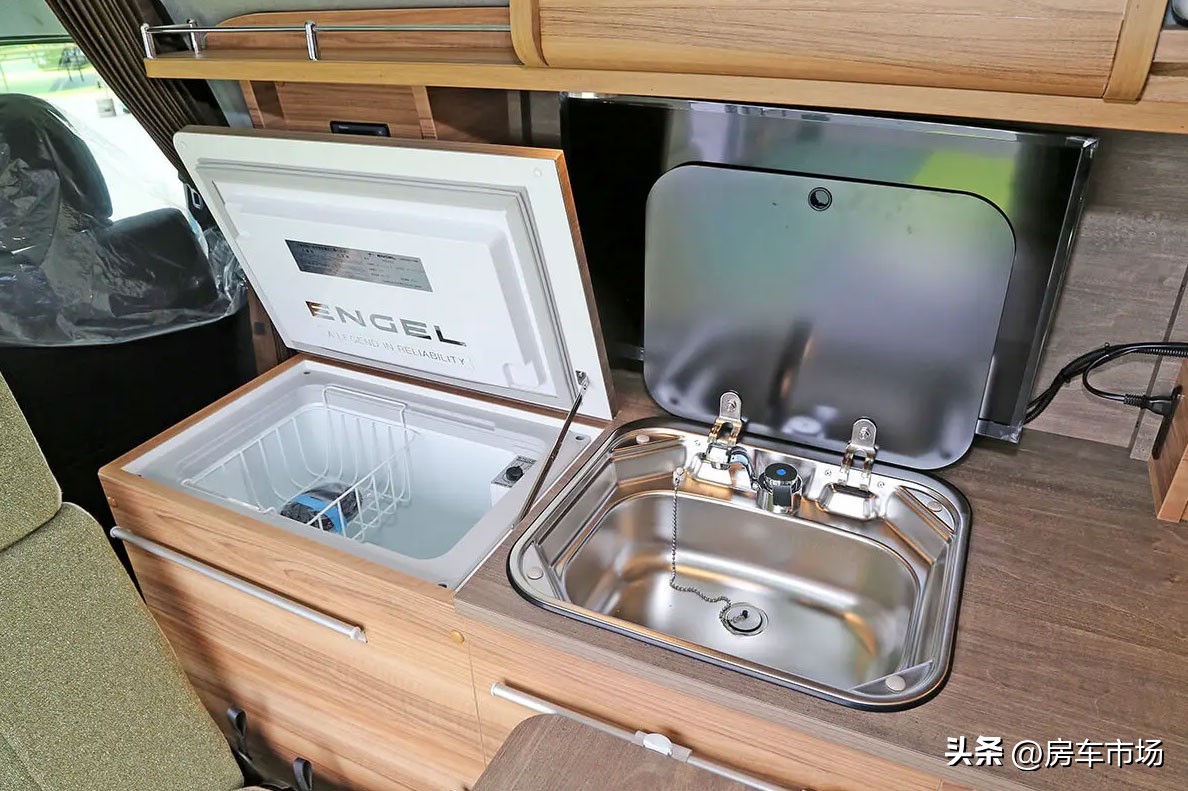 丰田海狮6座房车2022款价格,丰田海狮房车7座价格9.98万元