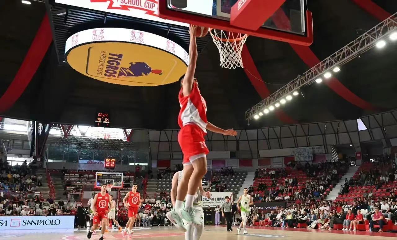 17岁男篮天才,17岁篮球天才比詹姆斯强