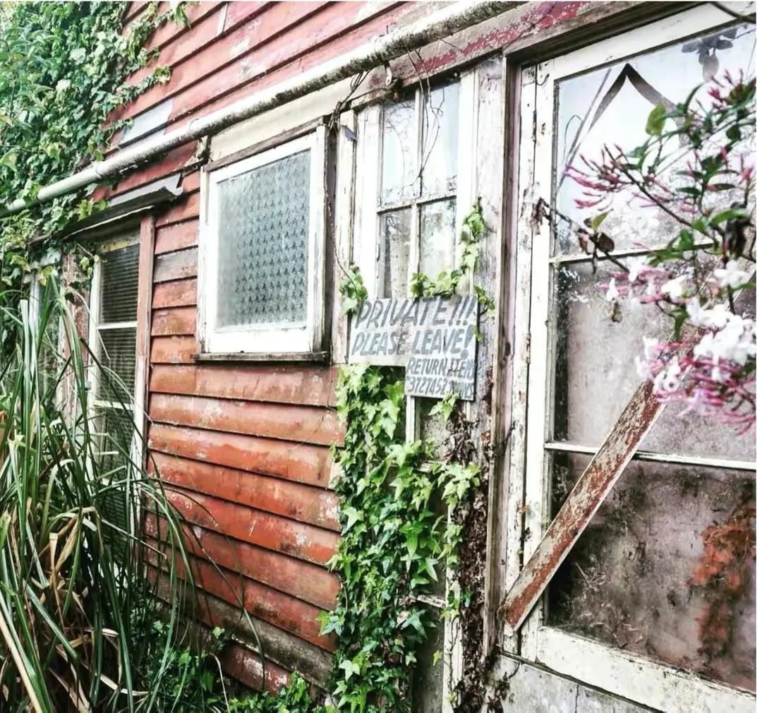 诗人顾城29年前砍死妻子后自杀，遗愿儿子别太像他，如今儿子怎样