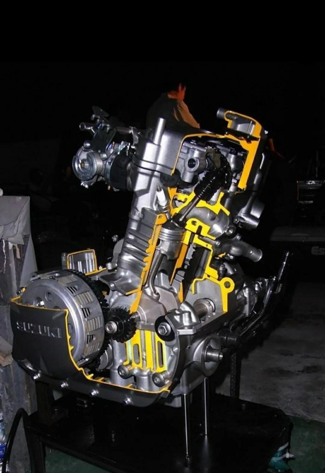 汽油机和摩托车发动机哪个有力,摩托车发动机同汽车发动机区别