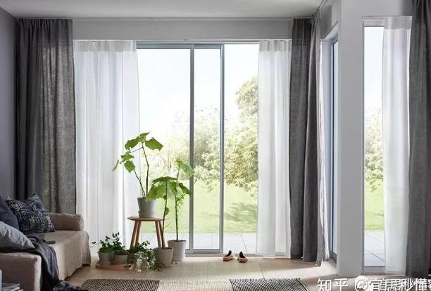 这4种窗帘既实用又美观你家有吗,窗帘是家居装饰不可或缺的一部分