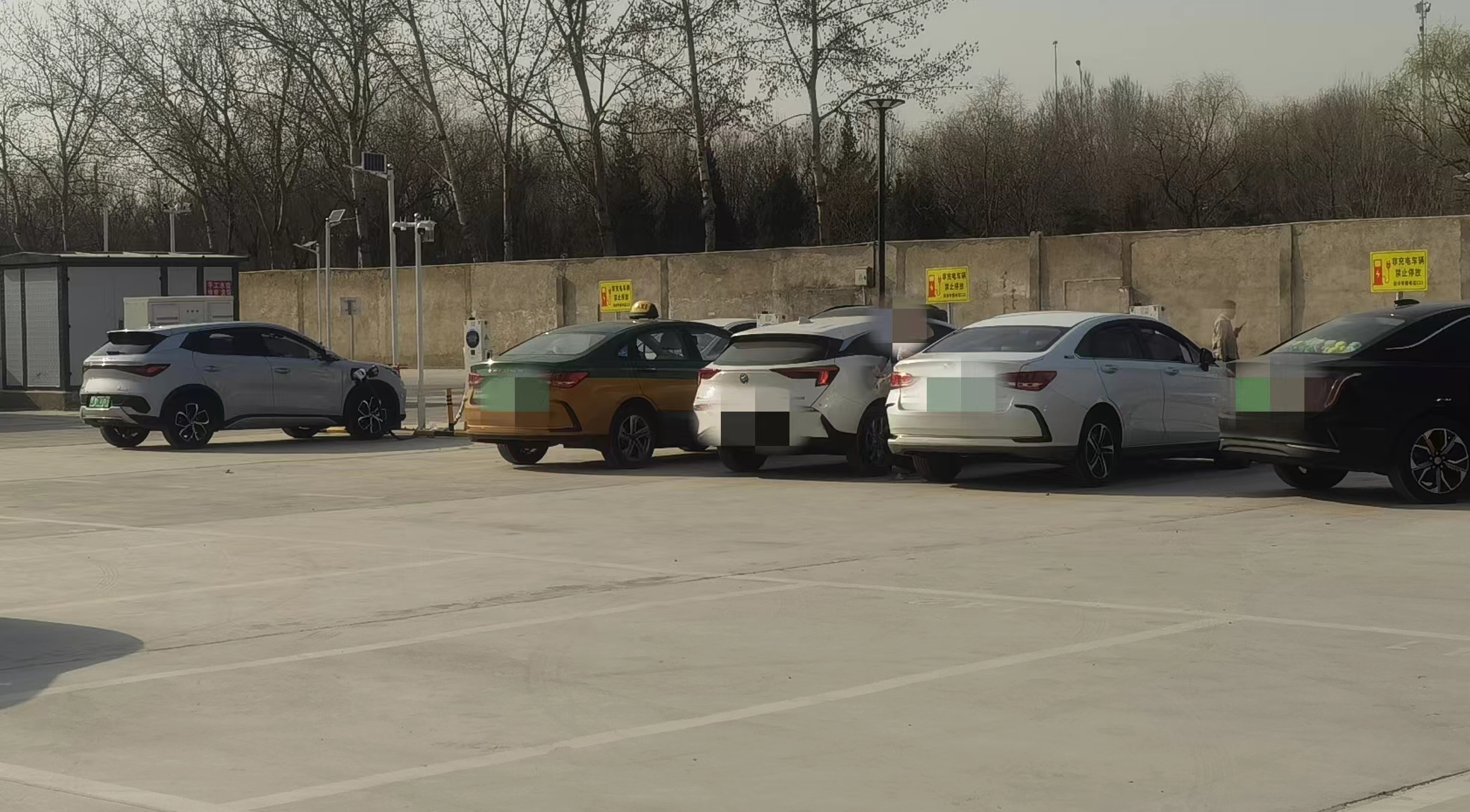 招募网约车司机轻松月入过万,招聘网约车司机月入过万靠谱吗