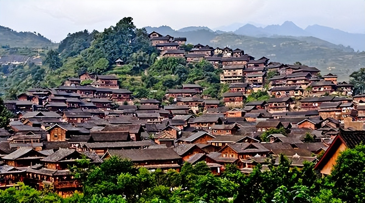 世界上最著名的十大古镇,云南著名古镇景点排名